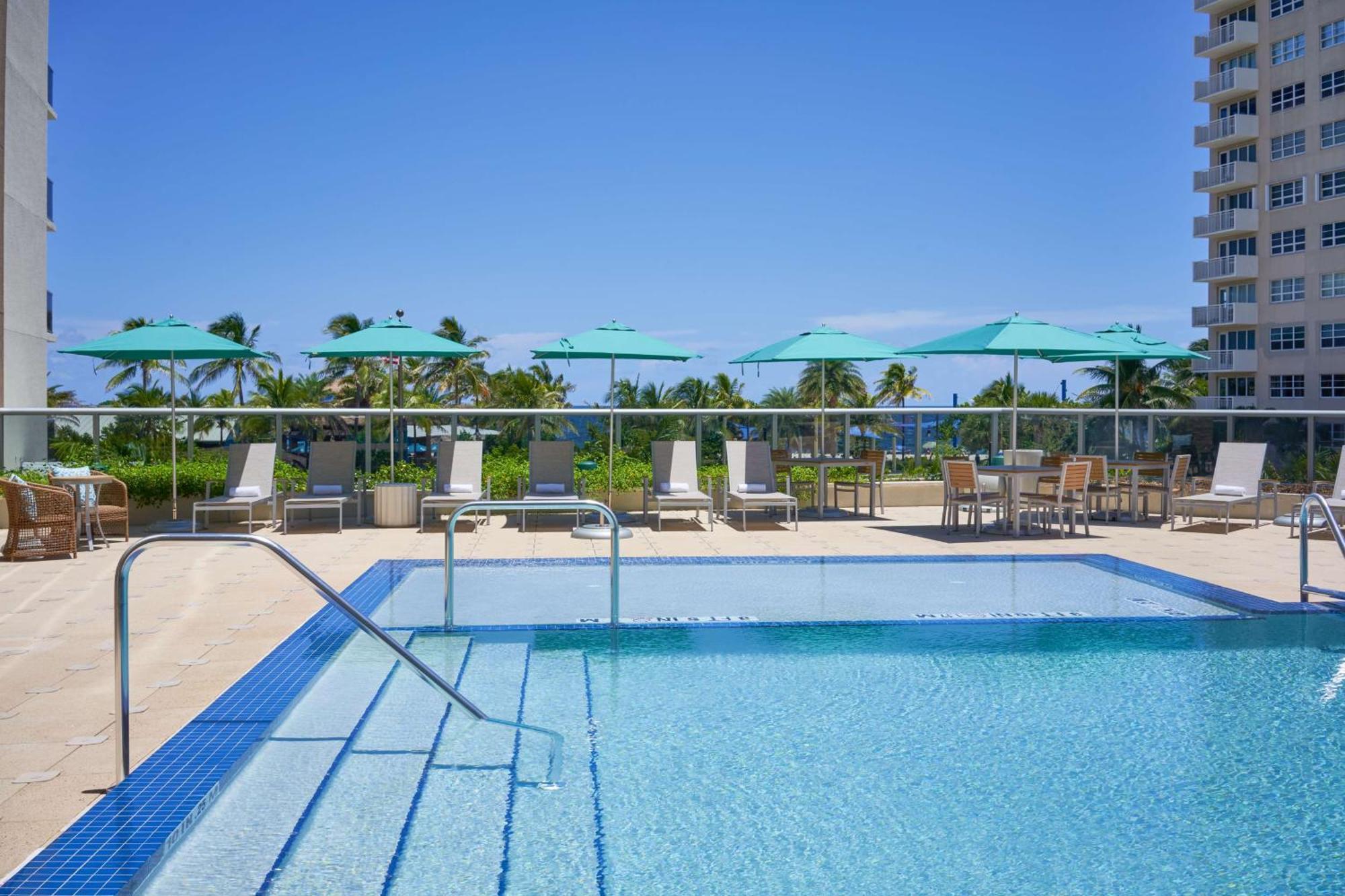 Tru By Hilton Pompano Beach Pier Exterior foto
